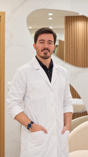 Pedro Felice Guilhon no consultório